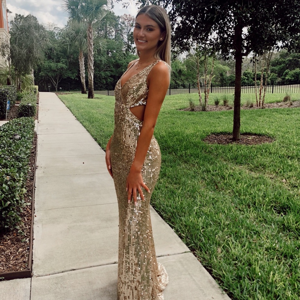 ‼️SOLD‼️ Sherri hill gold sequin prom dress / gown